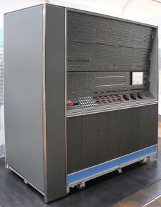 800px-IBM7030_p1040280